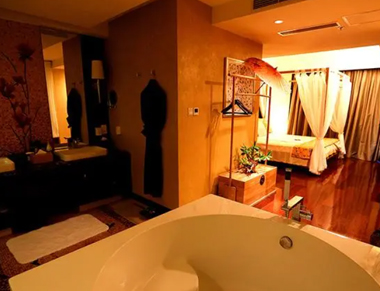 深圳宝安养生会所的黄昏恋：当爱情遇上八十岁